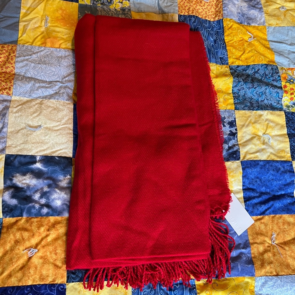 NWT Forever 21 Blanket Scarf in Cardinal Red